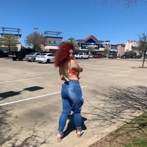 Meet your Posher, Keila